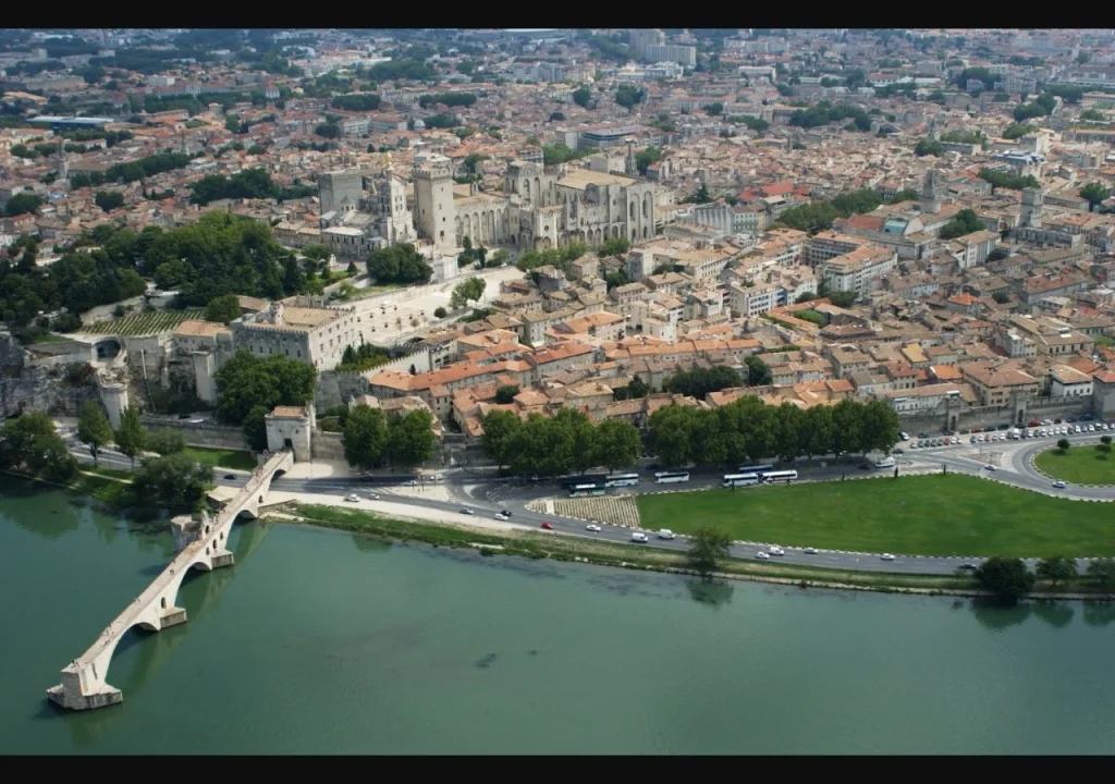 Vue de Avignon - Consultant Google Ads