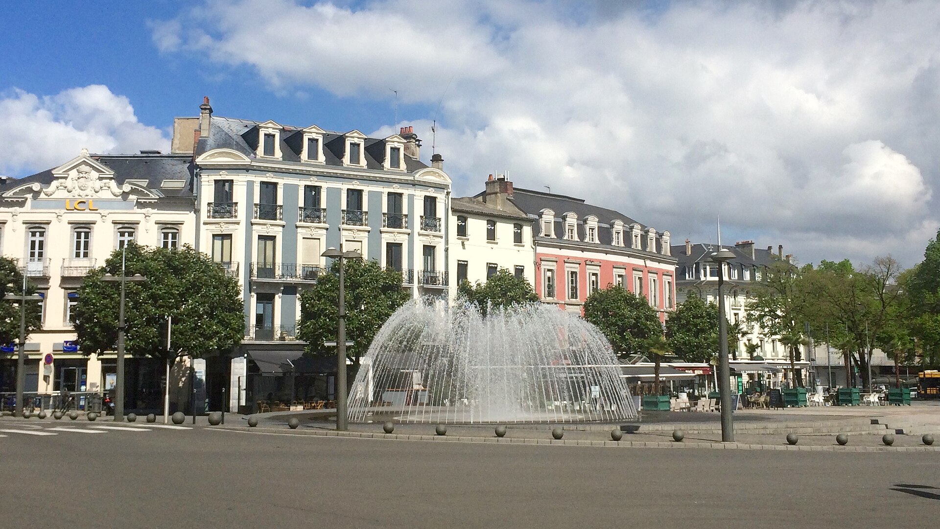 Vue de Tarbes - Consultant Google Ads